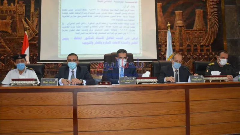 محافظ الغربية: يفتح معرض احتفال بمدرسة الفندقية