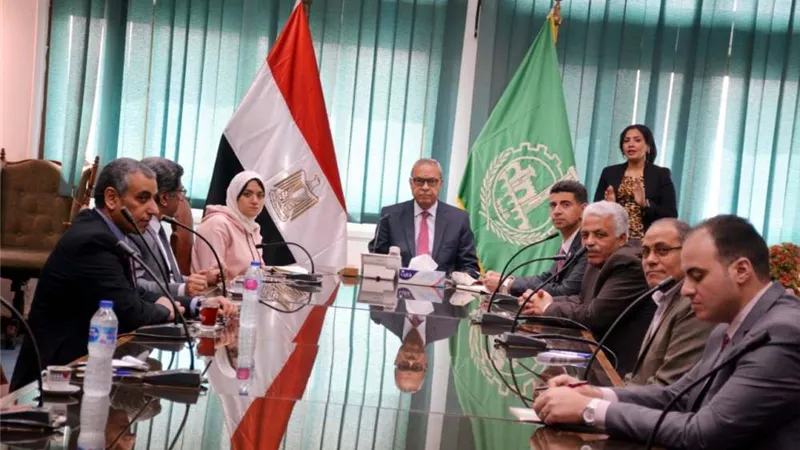 محافظ القليوبية يستقبل وفد مركز المعلومات ودعم اتخاذ القرار بمجلس الوزراء