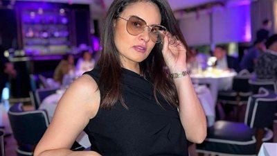 بالأسود.. رشا مهدي تخطف الأنظار في أحدث ظهور (صور)