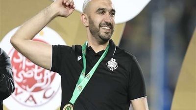 الركراكي يهدد برحيله عن الوداد ويرد على خلافة خليلوزيتش