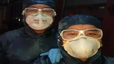 مواطنون صينيون يتحدون كورونا بتدريبات غريبة
