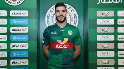 نادي بلجيكي يقترب من ضم وليد أزارو