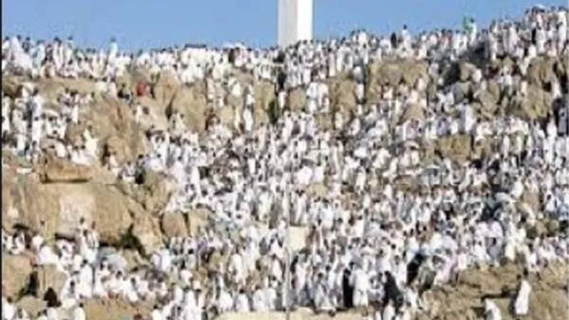 ما الحكمة من الوقوف علي جبل عرفات؟ أزهري يجيب