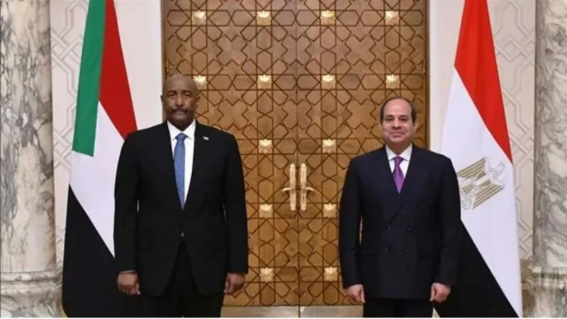 الرئيس السيسي يتصل هاتفيًا برئيس مجلس السيادة السوداني لتهنئته بعيد الأضحى