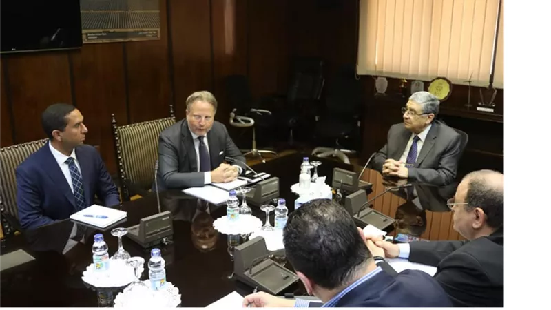 وزير الكهرباء يستقبل سفير الدنمارك لبحث ودعم سبل وتعزيز التعاون على أرض مصر