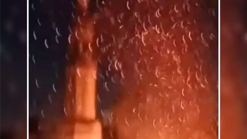 في صباح يوم العيد.. السيطرة على حريق مسجد في قرية العنانية بدمياط