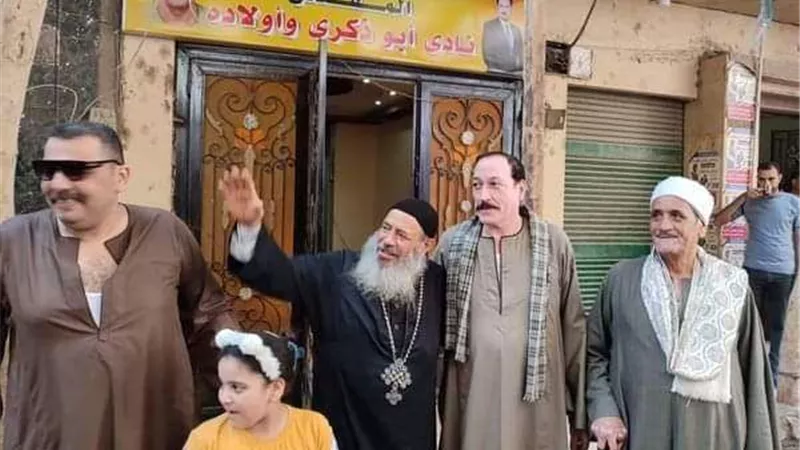 من باب المودة والرحمة.. قبطى يُضحى بـ3 عجول في العمرانية