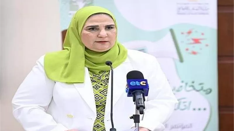 نشرة أخبار التضامن الأسبوعية.. إهداء رحلة حج لـ فريال أشرف بطلة الكاراتيه ووالديها.. وإعمار وتجهيز 330 منزل ريفي