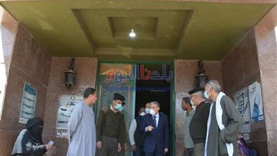 محافظ المنيا يحٌيل رئيس قرية البدرمان للتحقيق خلال جولة مفاجئة