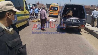 مصرع شخص وإصابة آخرين نتيجة انقلاب سيارة نقل بطريق سوهاج