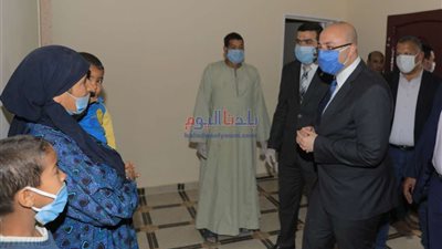 محافظ المنوفية يتفقد عددًا من المصانع بقويسنا للتأكد من الإلتزام بتطبيق الإجراءات الاحترازية