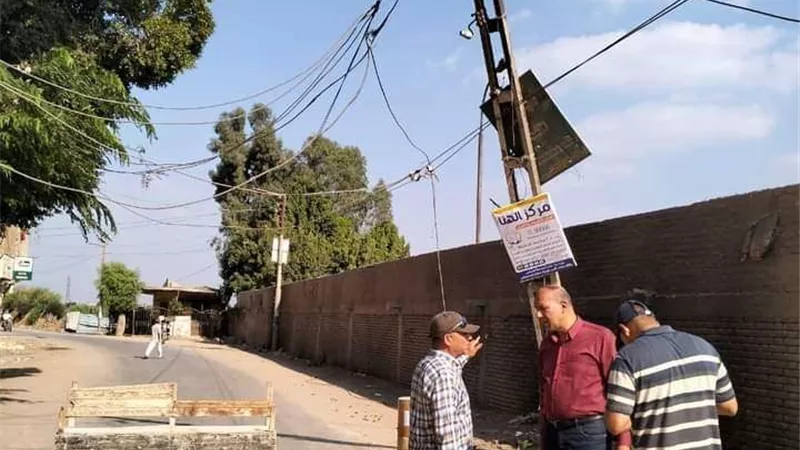 اصطدام سيارة بعمود إنارة بالمنوفية واستدعاء شركة الكهرباء