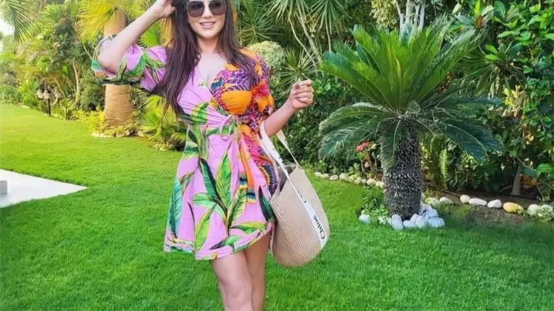 مى عمر تخطف الأنظار بإطلالة ساحرة.. شاهد