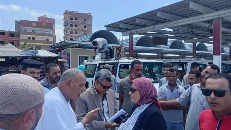 جولات متعددة لتفقد مواقف السيارات ومحطات الوقود بكفر الشيخ