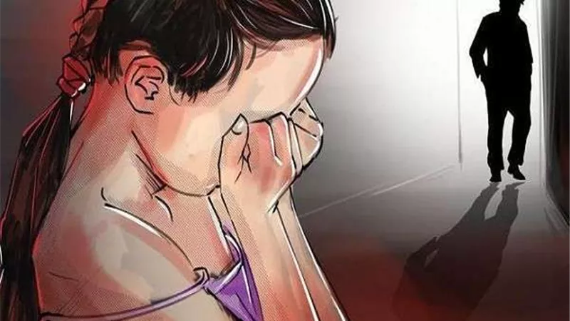 استدرجها إلى المنزل.. القبض على مدمن هتك عرض طفلة بسوهاج