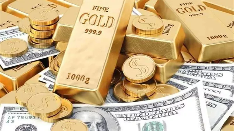تراجع ملحوظ.. أسعار الذهب والدولار خلال تعاملات اليوم 14 يوليو 2022