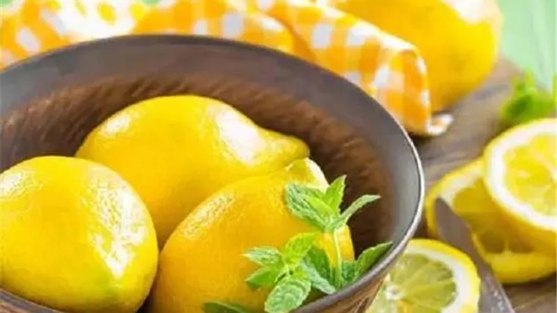 بـ 40 جنيه.. تعرف علي سبب الارتفاع الجنوني لأسعار الليمون في الأسواق