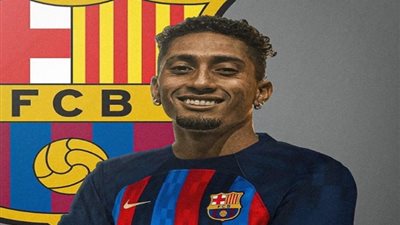أول تعليق من رافينيا بعد توقيعه لبرشلونة حتى 2026