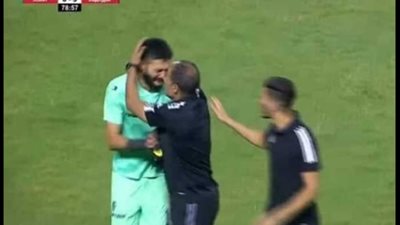 نجوم كرة القدم يدعمون أحمد يحيى حارس الاتحاد بعد هجوم الجماهير عليه