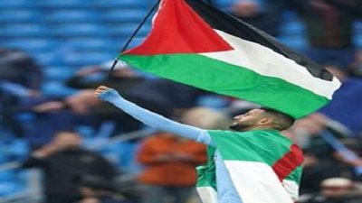 رسميًا.. مانشستر سيتي يعلن تمديد عقد رياض محرز حتى 2025