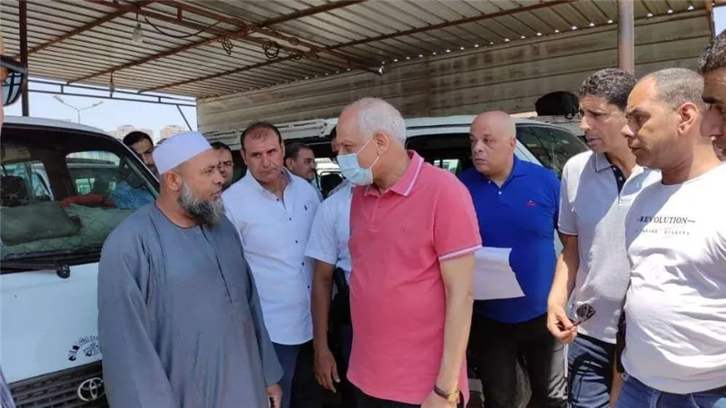 محافظ الجيزة: سنواجه أي مخالفة بتعريفة الركوب بمنتهي الحزم