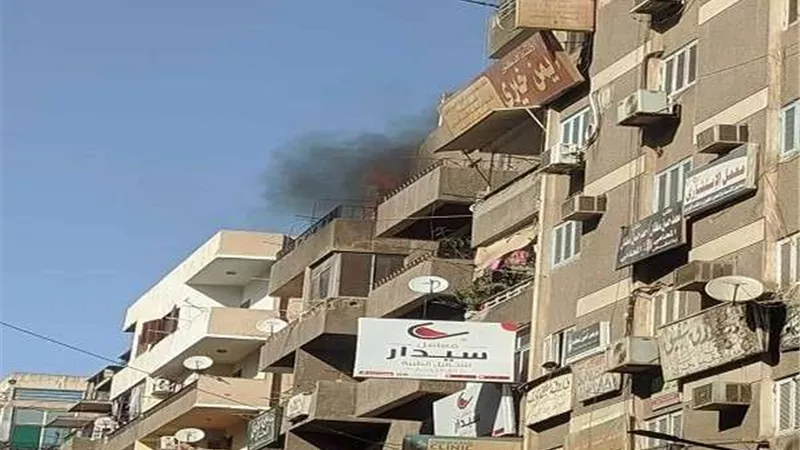 نشوب حريق في مخلفات أعلى سطح عقار سكني بمنطقة الدقي