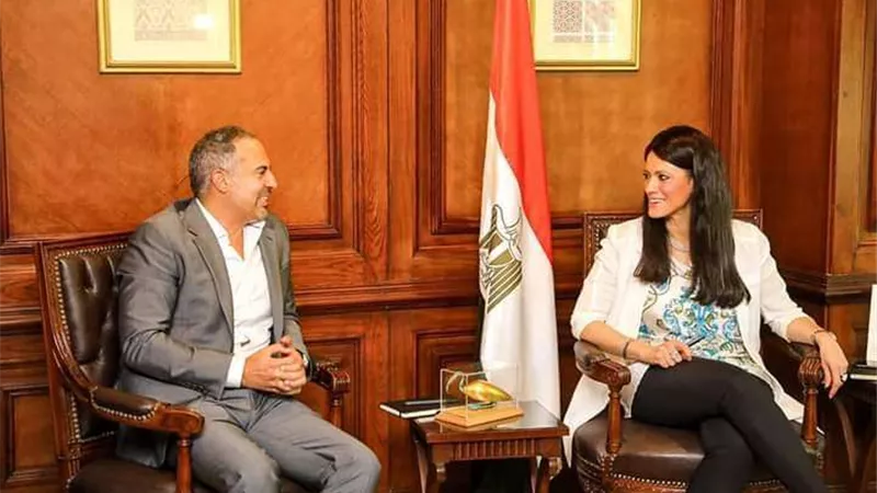 المشاط تجتمع مع مسئولي شركتي جوجل وميتا لبحث التعاون المشترك