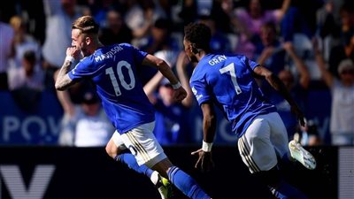 نجم ليستر سيتي يحرج طموحات أتلتيكو مدريد