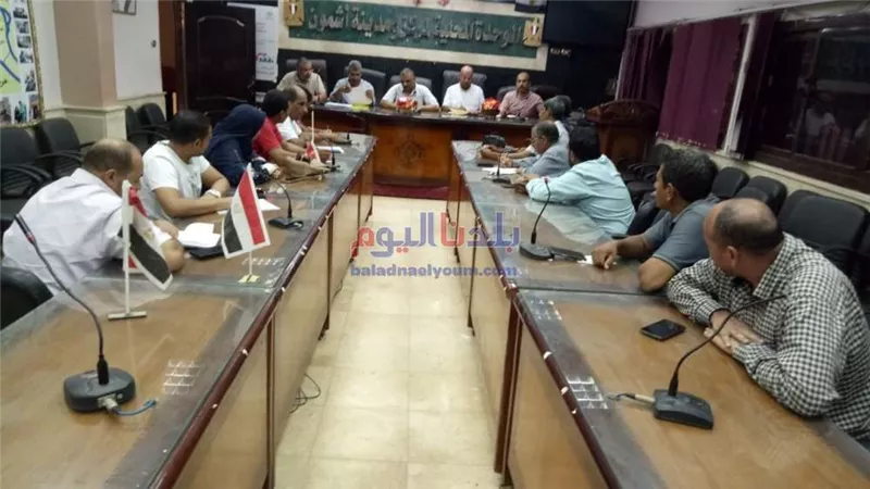 رئيس مدينة أشمون يشدد على تسريع معدلات الإنجاز بملفي التصالح والتقنين