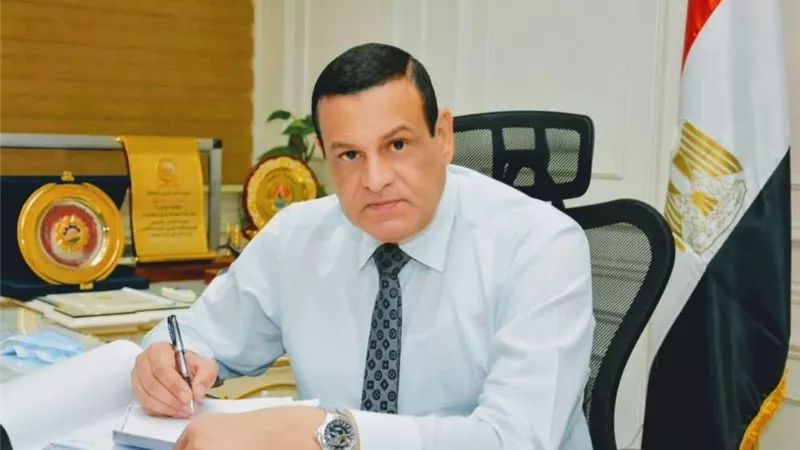إحالة 52 من العاملين بالمنشآت الحكومية بالبحيرة للتحقيق لعدم الإنضباط الإداري
