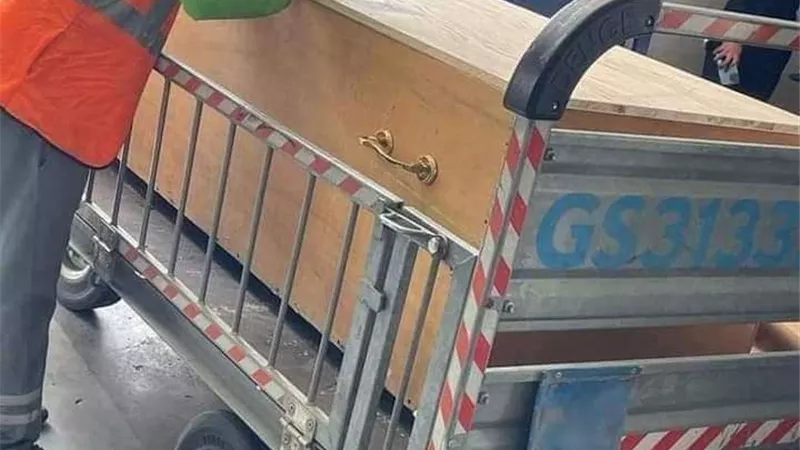 اتقتل في الغربة.. رحلة صيدلي تغرب لعلاج والده فعاد إلى وطنه جثة