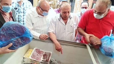 ضبط صاحب مطعم يبيع وجبات جاهزة من لحوم مجهولة المصدر فى مدينة بدر