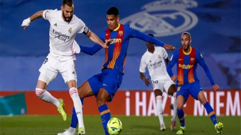 تردد القناة المجانية الناقلة لمباراة برشلونة وريال مدريد.. تعرف عليه