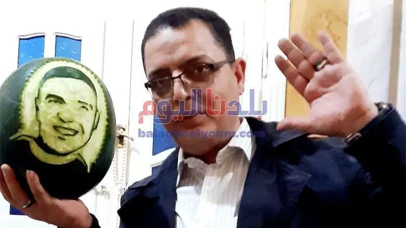من المحلة.. شيف ينحت صورة الشهيد 