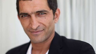 شاهد.. الخائن عمرو واكد يظهر مع أشهر ممثلة أفلام بورنو في العالم