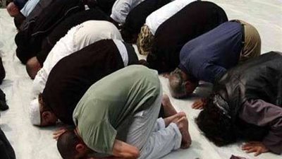 ما حكم الصلاة على الشواطئ وفي أماكن التنزه ؟ الأزهر للفتوى يجيب