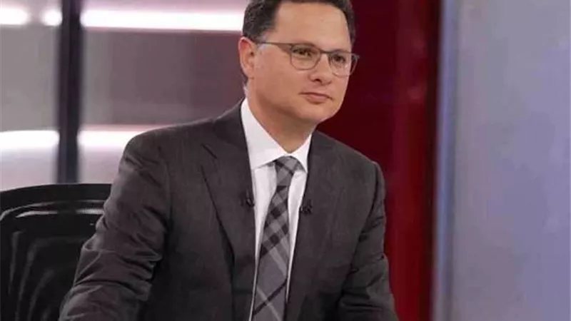 شريف عامر يعلن عن وفاة والده الكاتب الصحفى منير عامر