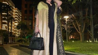 من باريس..هيفاء وهبي تظهر بإطلالة جريئة أثناء عطلتها الصيفية
