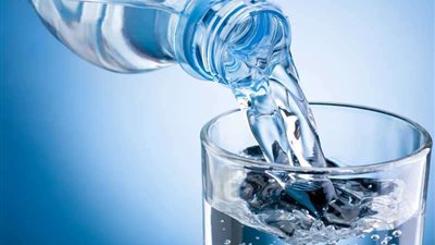 توقف عنها فورا..أضرار شرب الماء البارد على الإفطار