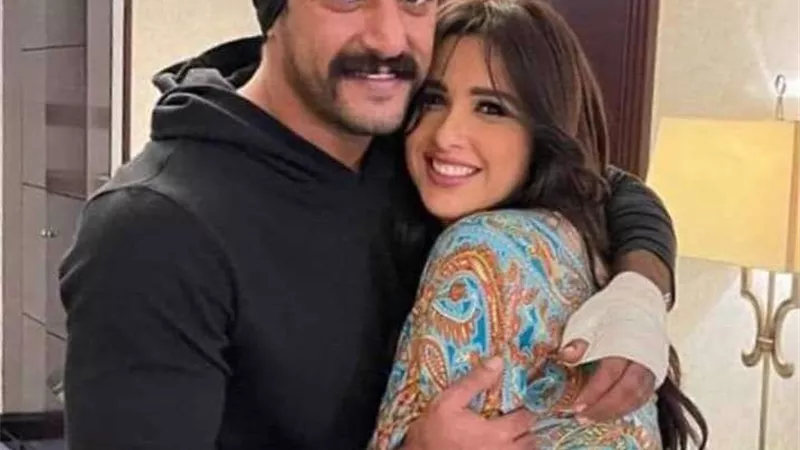 بعد أزمتهم الأخيرة .. أحدث ظهور لـ ياسمين عبد العزيز وأحمد العوضي على شاطئ البحر| شاهد