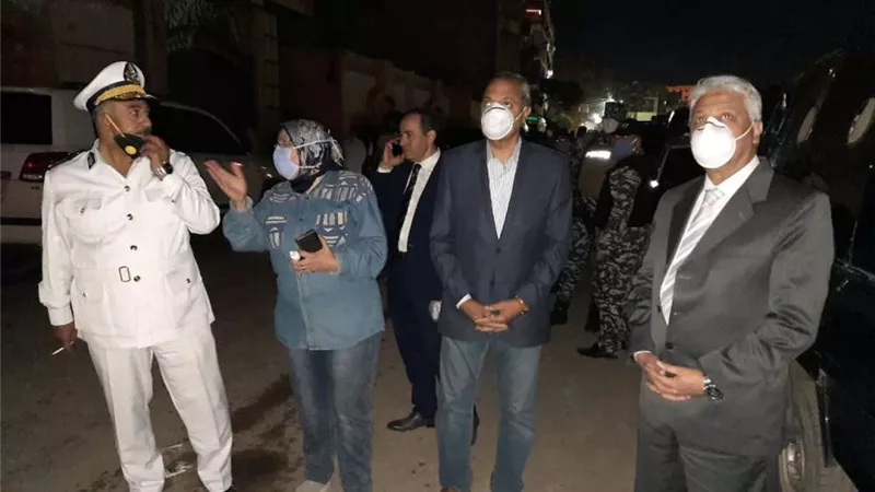 محافظ القليوبية ومدير الأمن ينتقلان لموقع حريق ميت نما