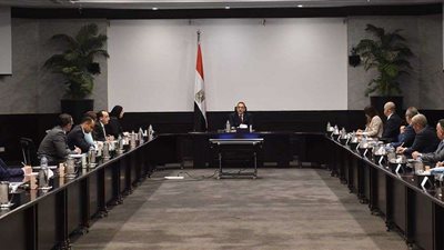 رئيس الوزراء يلتقي ممثلي قطاعي التطوير العقاري والمقاولات