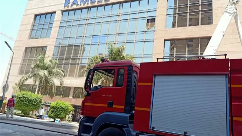 استمرار عمليات التبريد بالملحق التجاري لفندق رمسيس هيلتون