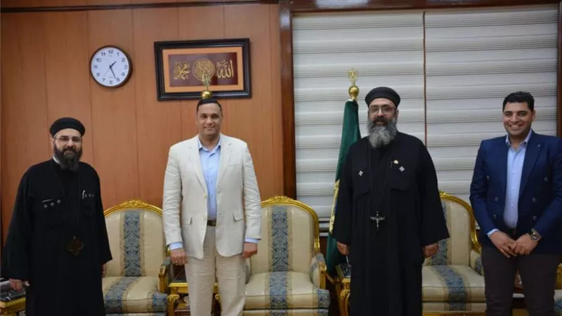 محافظ الدقهلية يستقبل وفد مطرانية ميت غمر للتهنئة بشهر رمضان المبارك