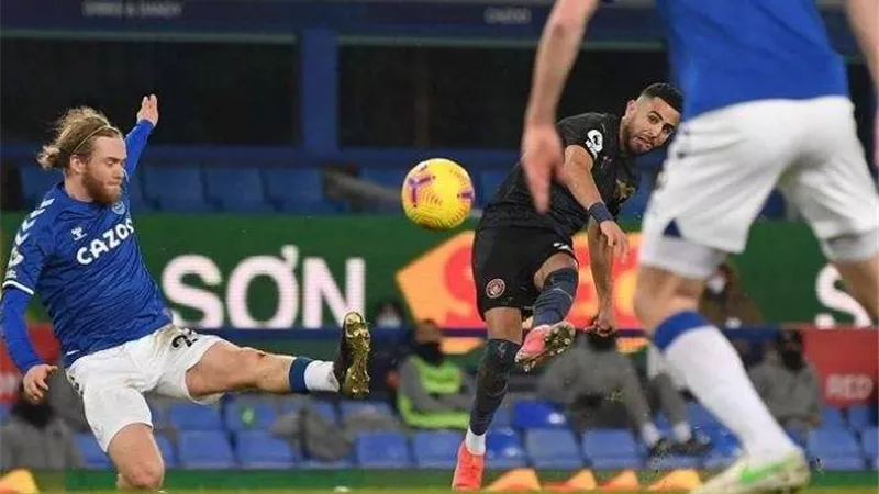 الزمالك وبيراميدز.. مواعيد مباريات اليوم الإثنين والقنوات الناقلة
