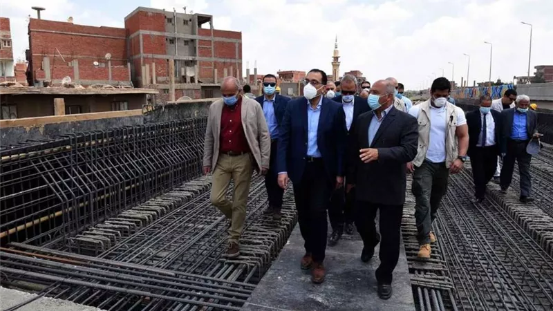 رئيس الوزراء يتفقد عددًا من مشروعات الطرق والكباري بالقليوبية
