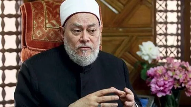 علي جمعة يكشف حقيقة وجوب ختام القرآن في صلاة التراويح