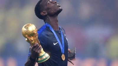 بوجبا يفضل المشاركة في كأس العالم ويرفض إجراء جراحة في الركبة