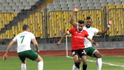 محمود بسيوني يقود الطاقم التحكيمي لمباراة المصري وطلائع الجيش في الدوري