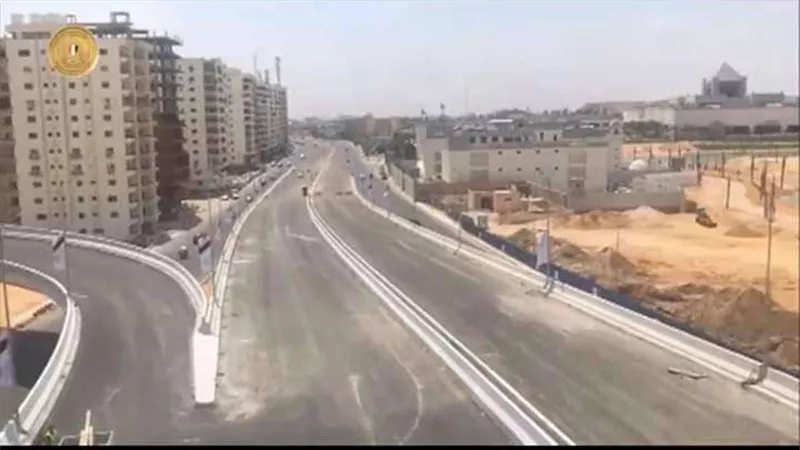 الرئيس يقوم بجولة تفقدية لبعض المشروعات القومية بالقاهرة 